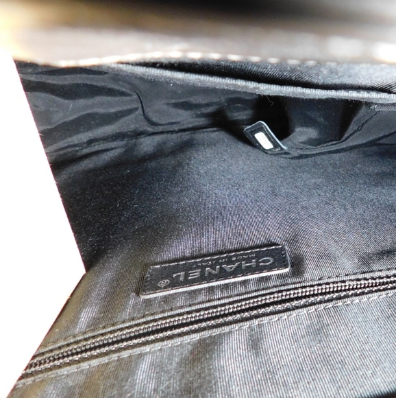 Le boy chanel tote bag available for trade(sold) - Picture 3 of 17